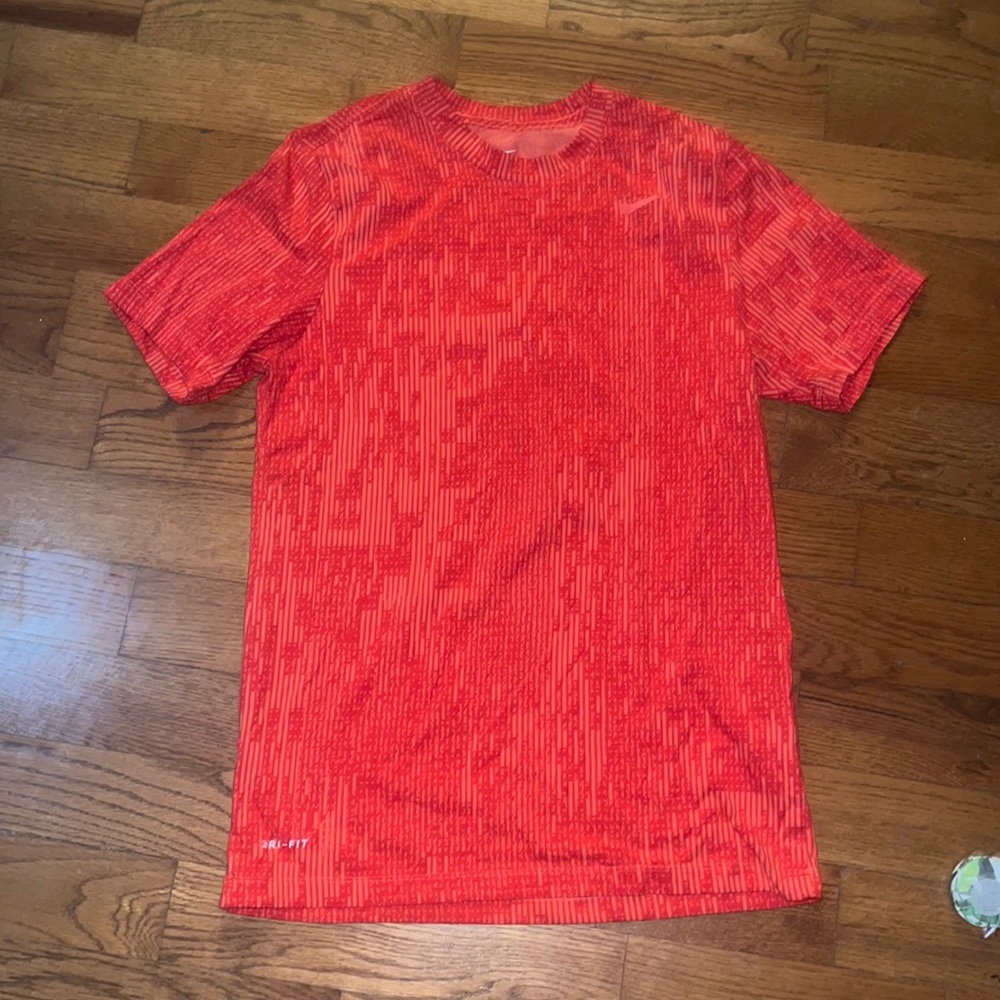 NWOT the Nike T super soft orange Nike dri fit T-shirt men's size Medium